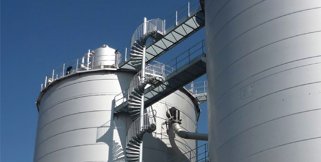 Two anaerobic digestion bioreactors BIOPAQ